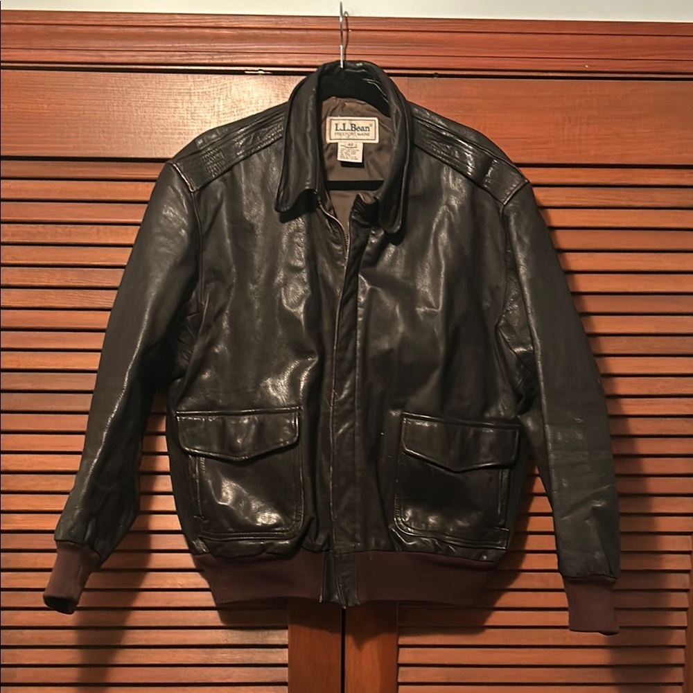 Vintage L.L. Bean Men's Black Leather Bomber Jacket sz 42